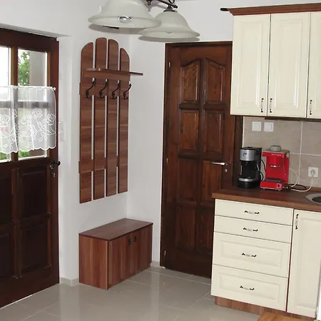 Voeroesmal Vendeghaz *