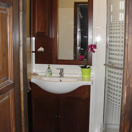 Voeroesmal Vendeghaz