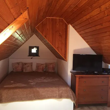 Voeroesmal Vendeghaz Апартаменты Балатонфюред